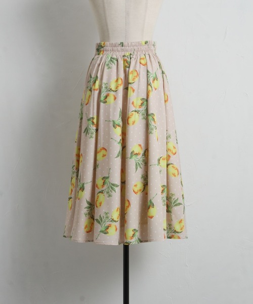tocco closet(トッコ クローゼット)の「ドット×レモンプリントフレアスカート(スカート・レディース・ベージュ/ブラック・M)」の18枚目の写真