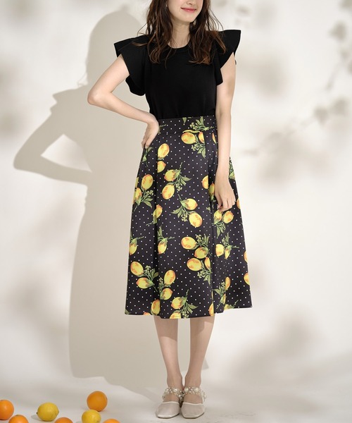 tocco closet(トッコ クローゼット)の「ドット×レモンプリントフレアスカート(スカート・レディース・ベージュ/ブラック・M)」の11枚目の写真