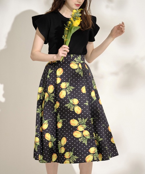 tocco closet(トッコ クローゼット)の「ドット×レモンプリントフレアスカート(スカート・レディース・ベージュ/ブラック・M)」の7枚目の写真