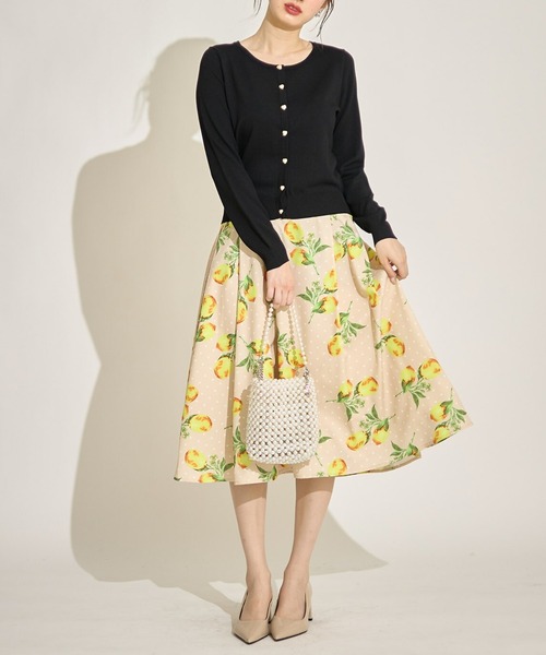 tocco closet(トッコ クローゼット)の「ドット×レモンプリントフレアスカート(スカート・レディース・ベージュ/ブラック・M)」の5枚目の写真