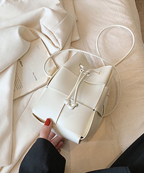 SVEC（シュベック）の「巾着 ミニバッグ / イントレ ショルダーバッグ（ショルダーバッグ・レディース・ベージュ/グリーン/ブラック/イエロー/ホワイト・FREE）」の7枚目の写真