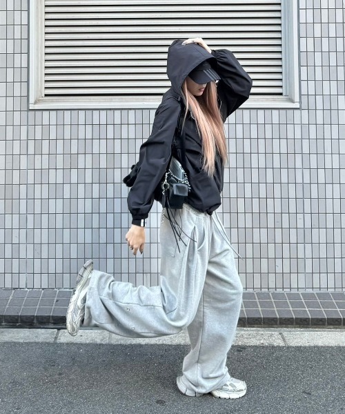 Chikashitsu +】unisex cropped hooded blouson