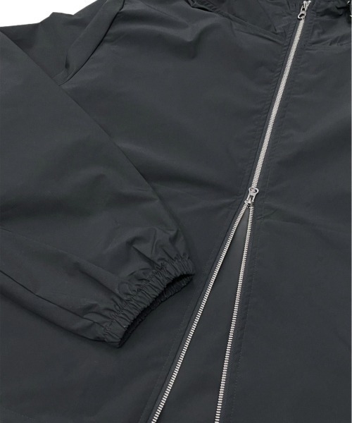 Chikashitsu +（チカシツプラス）の「【Chikashitsu +】unisex cropped hooded blouson / 【チカシツプラス】ユニセックスクロップドフード長袖ブルゾン（ブルゾン・メンズ・ブラック/グレー/ベージュ・ONE SIZE）」の10枚目の写真