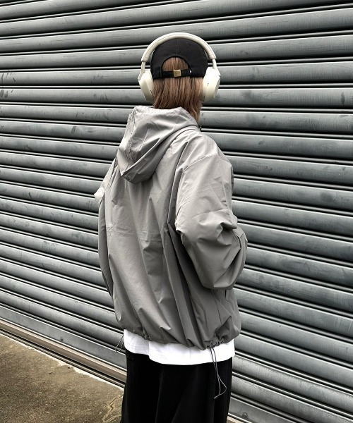 うっちー Chikashitsu +】unisex cropped hooded blouson / 【チカシツプラス