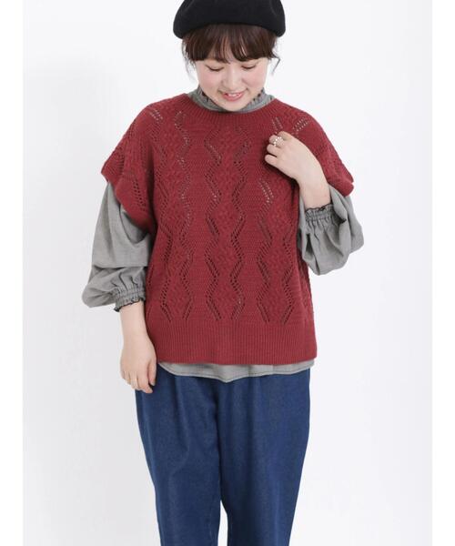 Samansa Mos2（サマンサ モスモス）の「透かしケーブル編み前後2WAYベスト（ベスト・レディース・グリーン/レッド/ブルー/ダークブラウン/キナリ・F）」の6枚目の写真