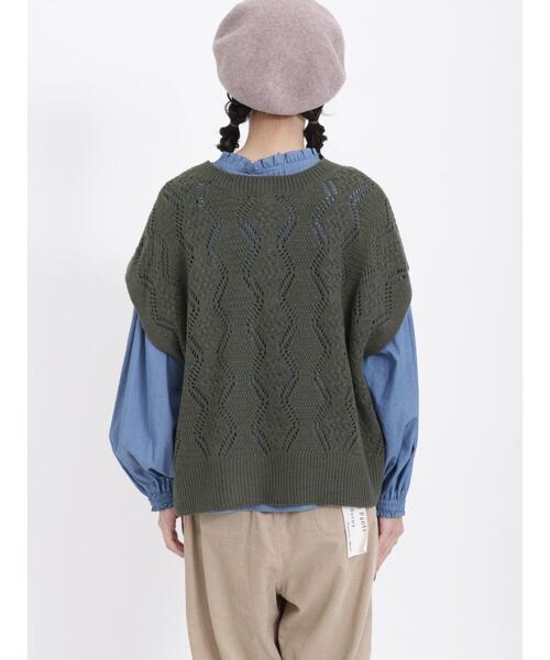 Samansa Mos2（サマンサ モスモス）の「透かしケーブル編み前後2WAYベスト（ベスト・レディース・グリーン/レッド/ブルー/ダークブラウン/キナリ・F）」の20枚目の写真