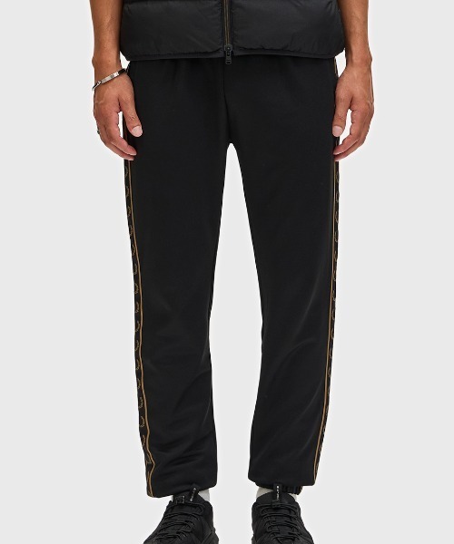 FRED PERRY（フレッドペリー）の「Contrast Tape Track Pants／コントラストテープトラックパンツ（その他パンツ・メンズ・オフホワイト/ブラック/ブラック系その他/モスグリーン/ブラック系その他2/ブラック系その他3・M/L/S/XS）」の14枚目の写真