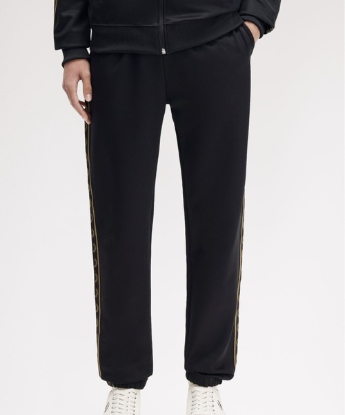 FRED PERRY（フレッドペリー）の「Contrast Tape Track Pants／コントラストテープトラックパンツ（その他パンツ・メンズ・オフホワイト/ブラック/ブラック系その他/モスグリーン/ブラック系その他2/ブラック系その他3・M/L/S/XS）」の18枚目の写真
