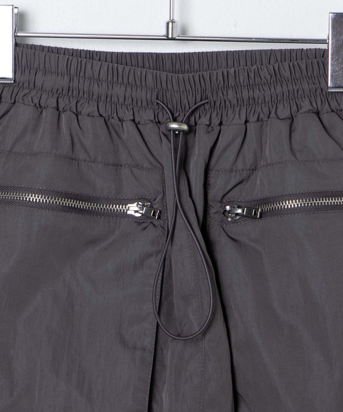 WEGO（ウィゴー）の「WEGO/アウトポケットナイロンミニスカパン（スカート・レディース・ブラック/グレー/カーキ・FREE）」の5枚目の写真