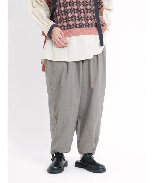 Samansa Mos2(サマンサ モスモス)の「ヘリンボーンストレッチ裾ドロストパンツ(その他パンツ・レディース・チャコールグレー/キナリ/ブラウン・F)」の4枚目の写真