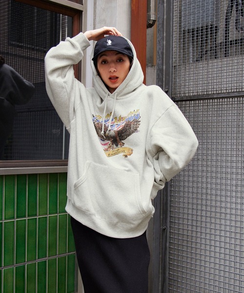 BARK MANHATTAN（バークマンハッタン）の「ヴィンテージライクロックデザイン オーバーサイズ裏起毛プルオーバーパーカー（パーカー・レディース・ダークグレー/オートミール/ダークブラウン/ダークネイビー/グレー系1/カーキ/ベージュ系1・M/L）」の12枚目の写真