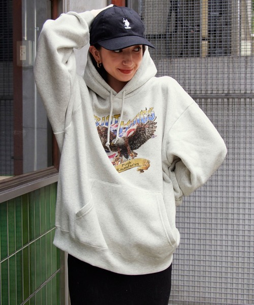 BARK MANHATTAN（バークマンハッタン）の「ヴィンテージライクロックデザイン オーバーサイズ裏起毛プルオーバーパーカー（パーカー・レディース・ダークグレー/オートミール/ダークブラウン/ダークネイビー/グレー系1/カーキ/ベージュ系1・M/L）」の14枚目の写真