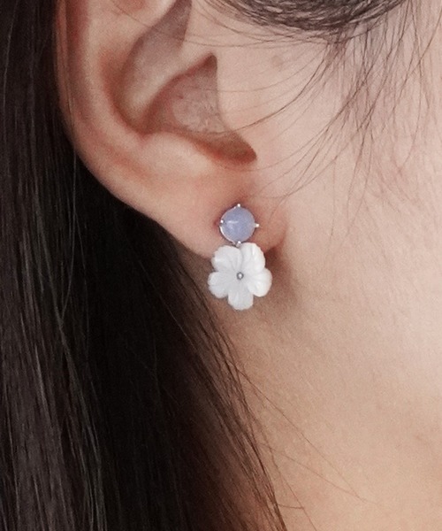 misto accessories(ミストアクセサリーズ)の「シェルフラワーピアス(ピアス(両耳用)・レディース・シルバー/ピンクゴールド・FREE)」の1枚目の写真