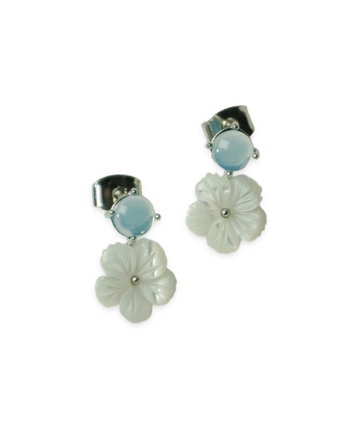 misto accessories(ミストアクセサリーズ)の「シェルフラワーピアス(ピアス(両耳用)・レディース・シルバー/ピンクゴールド・FREE)」の3枚目の写真