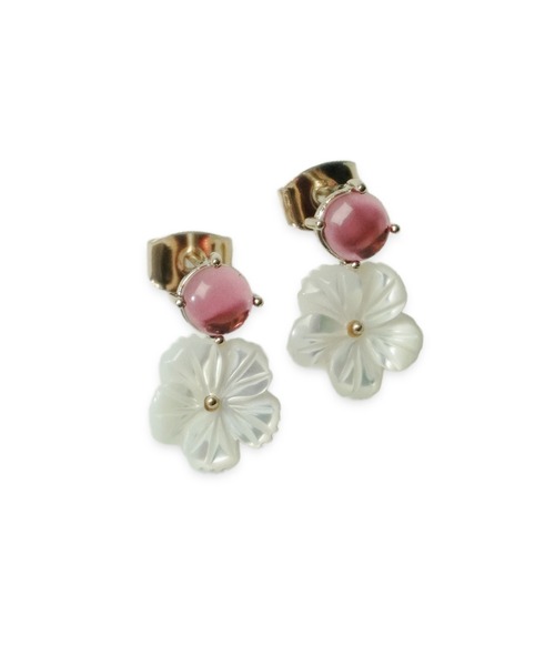 misto accessories(ミストアクセサリーズ)の「シェルフラワーピアス(ピアス(両耳用)・レディース・シルバー/ピンクゴールド・FREE)」の7枚目の写真