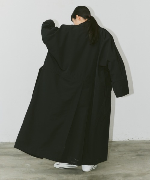 Libra Cue(リブラ キュー)の「オーバールーズビックポケットコート(トレンチコート・レディース・ベージュ/ブラック・FREE)」の20枚目の写真