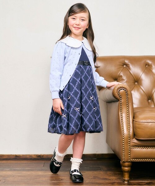 apres les cours(アプレレクール)の「【フォーマル対応】フリル衿2WAYカーディガン(カーディガン/ボレロ・キッズ・サックスブルー/オフホワイト・110/140/130/90/120/100/80)」の4枚目の写真