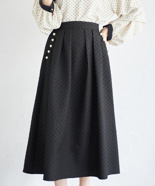 tocco closet(トッコ クローゼット)の「【ZOZO限定】ポケットパール付きジャガードタックフレアスカート(スカート・レディース・ブラック/ベージュ・M)」の5枚目の写真