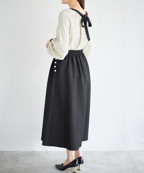 tocco closet(トッコ クローゼット)の「【ZOZO限定】ポケットパール付きジャガードタックフレアスカート(スカート・レディース・ブラック/ベージュ・M)」の6枚目の写真