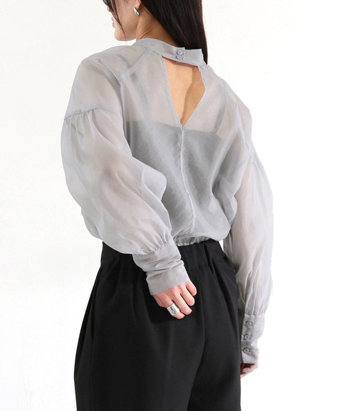 cheriella(シェリエラ)の「【cheriella】WEB限定オーガンジーボリュームスリーブブラウス(シャツ/ブラウス・レディース・グレー/ブラック/アイボリー・M)」の4枚目の写真