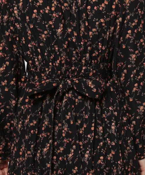 mysty woman（ミスティウーマン）の「【上西星来さんコラボ】カシュクール花柄ワンピース 104740（ワンピース・レディース・ホワイト系その他/ブラック系その他/ホワイト系その他2/ブラック系その他2・FREE）」の9枚目の写真