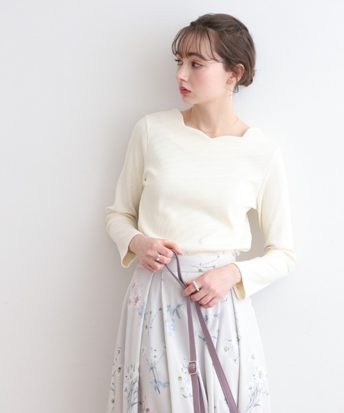 couture brooch（クチュールブローチ）の「◆【オフィスにも◎】ハートネックテレコトップス（Tシャツ/カットソー・レディース・ピンク系/オフホワイト/ブラック・38/40/42）」の2枚目の写真