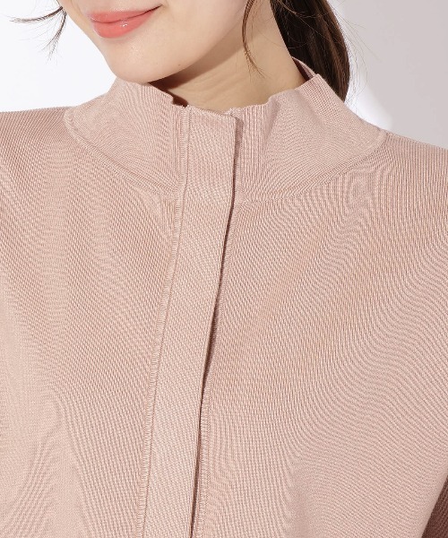 美品♡ルネ パールボタン ボレロ クロップド ニット ジャケット ピンクベージュ AND COUTURE（アンドクチュール）の「スタンドネッククロップドニット