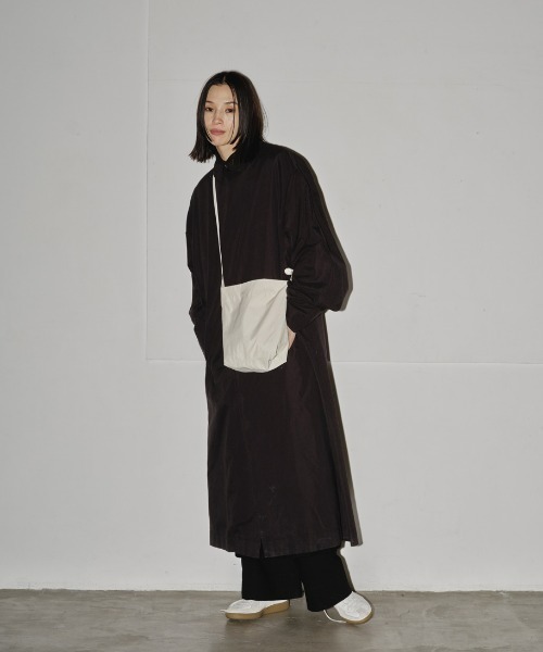 TODAYFUL（トゥデイフル）の「Useful Nylon Sacoche（ショルダーバッグ・レディース・ブラック/ブルー系その他/キャメル/キナリ・FREE）」の6枚目の写真