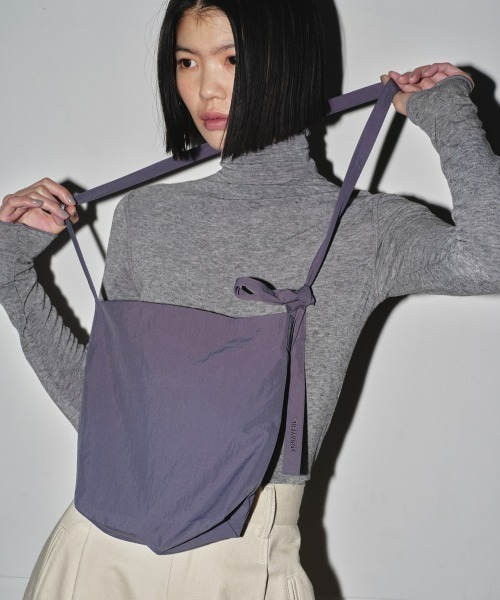 TODAYFUL（トゥデイフル）の「Useful Nylon Sacoche（ショルダーバッグ・レディース・ブラック/ブルー系その他/キャメル/キナリ・FREE）」の7枚目の写真