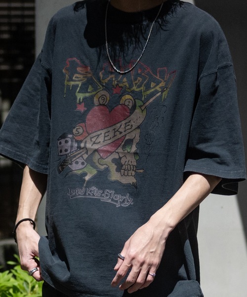 JOHN'S CLOSET（ジョンズクローゼット）の「【s】〔Ed Hardy〕ピグメント加工 ヴィンテージイラストTEE（Tシャツ/カットソー・メンズ・ブラック系2/グレー系4/グレー系1/ブラック系1/グレー系3/グレー系2/ブラック系3/ブラック系4・MEDIUM/LARGE）」の2枚目の写真