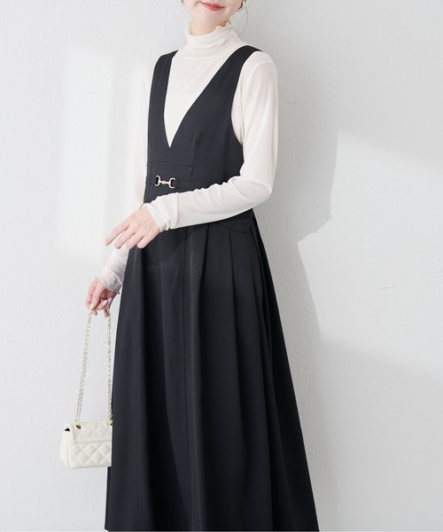 natural couture（ナチュラルクチュール）の「WEB限定 / ビットベルト付きVネックジャンスカ（ジャンパースカート・レディース・ブラック/ピンクベージュ/アイボリー/グレー・MEDIUM/LARGE）」の18枚目の写真