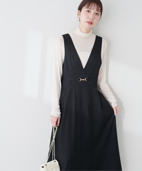 natural couture（ナチュラルクチュール）の「WEB限定 / ビットベルト付きVネックジャンスカ（ジャンパースカート・レディース・ブラック/ピンクベージュ/アイボリー/グレー・MEDIUM/LARGE）」の19枚目の写真