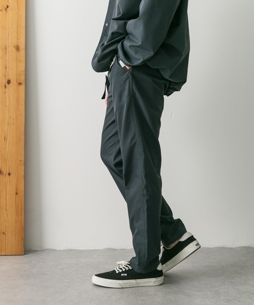 URBAN RESEARCH DOORS（アーバンリサーチドアーズ）の「『撥水』『接触冷感』add fabrics イージートラウザー（その他パンツ・メンズ・ホワイト系その他/チャコールグレー/カーキ・MEDIUM/LARGE）」の16枚目の写真