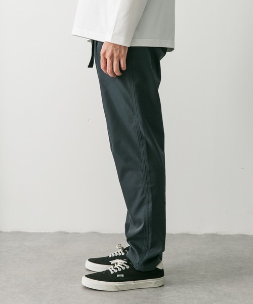 URBAN RESEARCH DOORS（アーバンリサーチドアーズ）の「『撥水』『接触冷感』add fabrics イージートラウザー（その他パンツ・メンズ・ホワイト系その他/チャコールグレー/カーキ・MEDIUM/LARGE）」の11枚目の写真