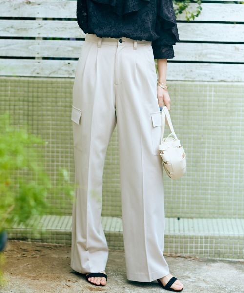 slattgir(スラットジール)の「高身長 タックカーゴパンツ 丈長め・トールサイズ Essenave(カーゴパンツ・レディース・ブラック/ライトベージュ・3L/5L/M/L/LL/4L)」の17枚目の写真