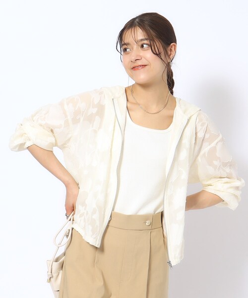 Cutie Blonde（キューティーブロンド）の「◆花柄シアーZIPパーカ（カーディガン/ボレロ・レディース・ブラック/アイボリー/ベビーピンク・02/03/04）」の4枚目の写真