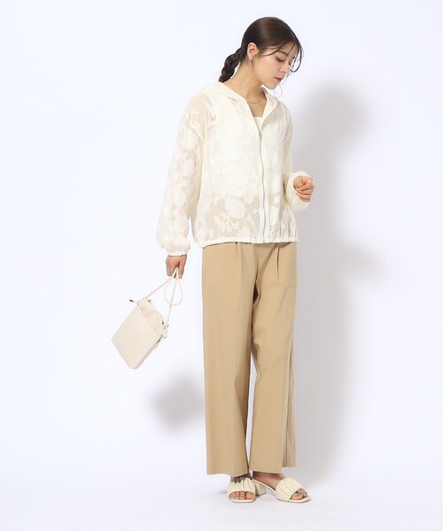 Cutie Blonde（キューティーブロンド）の「◆花柄シアーZIPパーカ（カーディガン/ボレロ・レディース・ブラック/アイボリー/ベビーピンク・02/03/04）」の6枚目の写真