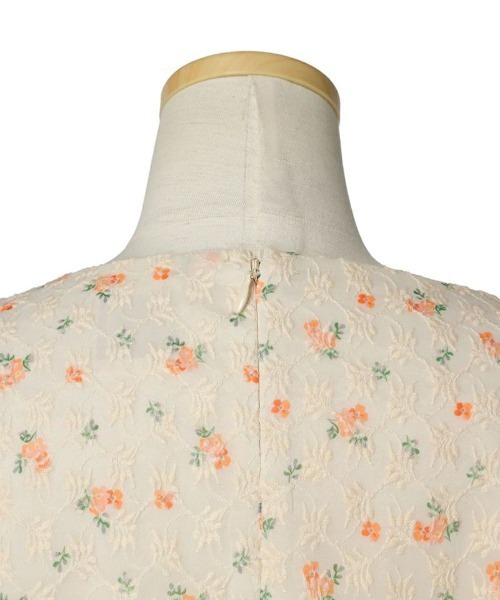 F i.n.t(フィント)の「花柄楊柳レースバルーンスリーブブラウス/F&A/fint(シャツ/ブラウス・レディース・オレンジ/ライトブルー・FREE)」の9枚目の写真