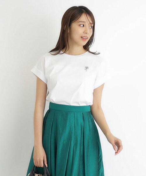 index(インデックス)の「◆《5color》UV ワンポイント刺繍デザインTシャツ【接触冷感/洗濯機洗い可】(Tシャツ/カットソー・レディース・ナチュラル/オフホワイト/ブラック/チャコールグレー/ライトブルー・36/38/40/42)」の2枚目の写真