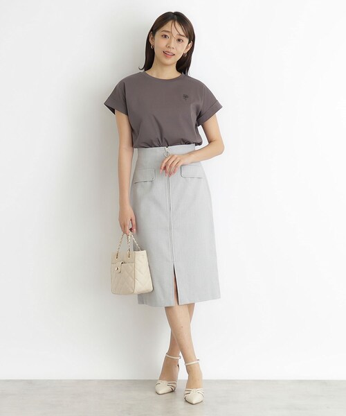 index(インデックス)の「◆《5color》UV ワンポイント刺繍デザインTシャツ【接触冷感/洗濯機洗い可】(Tシャツ/カットソー・レディース・ナチュラル/オフホワイト/ブラック/チャコールグレー/ライトブルー・36/38/40/42)」の10枚目の写真