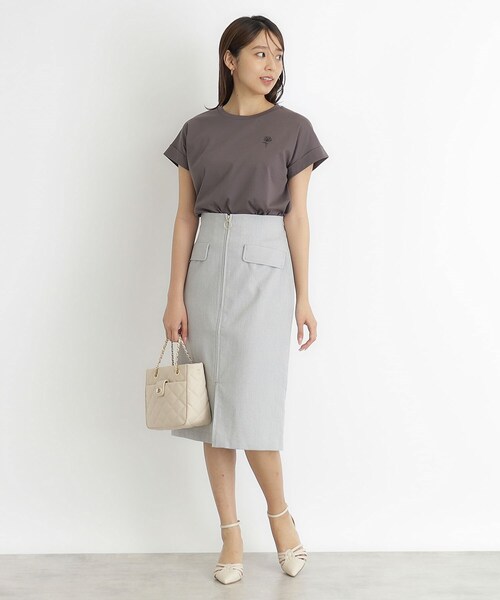 index(インデックス)の「◆《5color》UV ワンポイント刺繍デザインTシャツ【接触冷感/洗濯機洗い可】(Tシャツ/カットソー・レディース・ナチュラル/オフホワイト/ブラック/チャコールグレー/ライトブルー・36/38/40/42)」の11枚目の写真