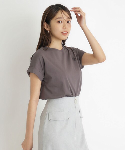 index(インデックス)の「◆《5color》UV ワンポイント刺繍デザインTシャツ【接触冷感/洗濯機洗い可】(Tシャツ/カットソー・レディース・ナチュラル/オフホワイト/ブラック/チャコールグレー/ライトブルー・36/38/40/42)」の12枚目の写真