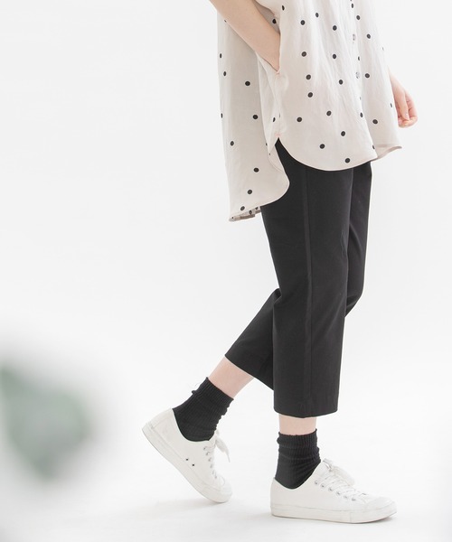 nop de nod(ノップドゥノッド)の「ストレッチクロップドパンツ(その他パンツ・レディース・ブラック/サックスブルー/スミクロ・3)」の2枚目の写真