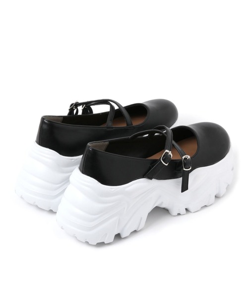 LAKOLE（ラコレ）の「クロスストラップスニーカー / 135008（スニーカー・レディース・シルバー/ブラック・MEDIUM/LARGE）」の7枚目の写真