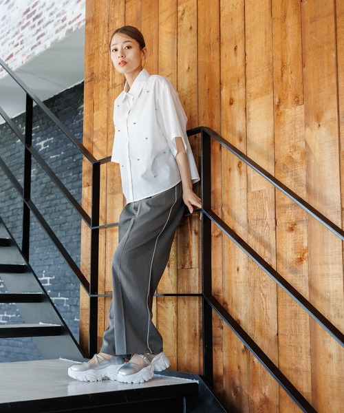 LAKOLE（ラコレ）の「クロスストラップスニーカー / 135008（スニーカー・レディース・シルバー/ブラック・MEDIUM/LARGE）」の12枚目の写真