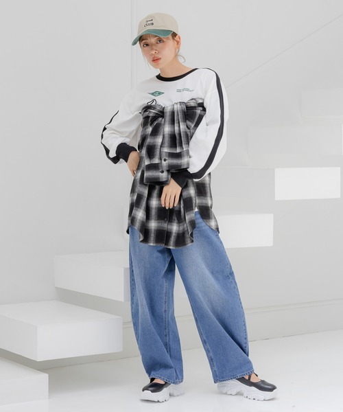 LAKOLE（ラコレ）の「クロスストラップスニーカー / 135008（スニーカー・レディース・シルバー/ブラック・MEDIUM/LARGE）」の14枚目の写真