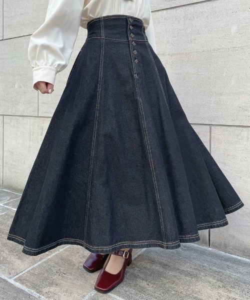 an another angelus（アンアナザーアンジェラス）の「【3サイズ展開】フロント釦デニムフレアースカート（デニムスカート・レディース・ブラック/インディゴブルー・0/2/1）」の6枚目の写真