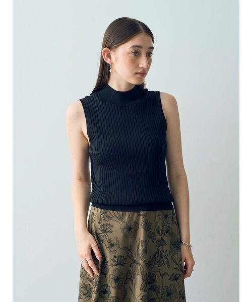 YECCA VECCA（イェッカヴェッカ）の「ハイネックノースリーブニット（ニット/セーター・レディース・ブラック/アイボリー/ダークブラウン・FREE）」の6枚目の写真