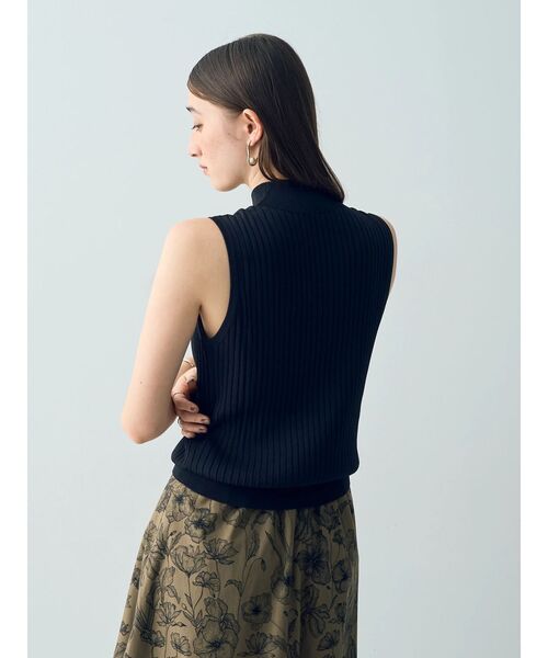 YECCA VECCA（イェッカヴェッカ）の「ハイネックノースリーブニット（ニット/セーター・レディース・ブラック/アイボリー/ダークブラウン・FREE）」の8枚目の写真