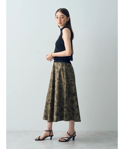 YECCA VECCA（イェッカヴェッカ）の「ハイネックノースリーブニット（ニット/セーター・レディース・ブラック/アイボリー/ダークブラウン・FREE）」の11枚目の写真